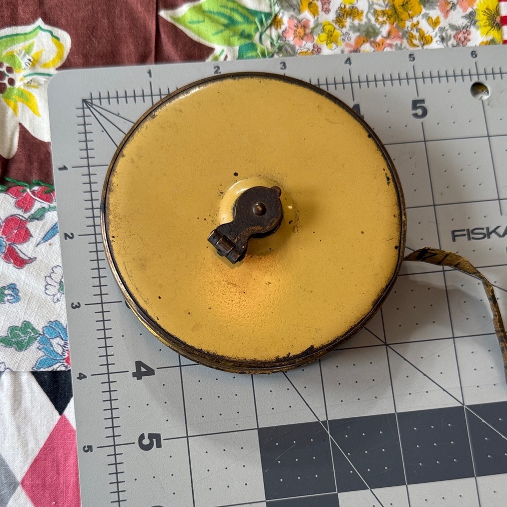 Vintage Lufkin Steel Measuring Tape – Yellow Metal Case – Made in USA